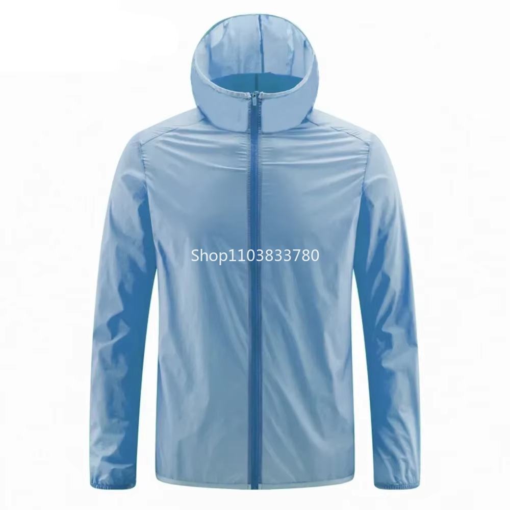 Męska kurtka z kapturem chroni – Running Gear Jacket recenzja i cena